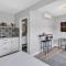 Vista Vacation Downtown Walkable Modern Escape