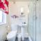 *1va* ground floor apartment setup for your most amazing & relaxed stay + Free Parking + Free Fast WiFi *