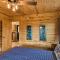 Cozy Mtn Cabin Spacious Deck and Forest Views!