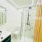 New studio flat overlooking city centre