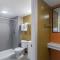 LoneStar Inn and Suites