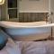 Luxury retreat in Lincolnshire with hot tub - Cranwell