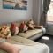 Spacious one bedroom flat, entire property.