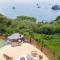 Infinity ocean view, while soaking in the hot tub!