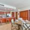Relax Beach Condo W Private Pool And Beach!
