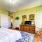 Bowling Green House with Shared Pool!