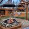 The Eagles Nest Treehouse Cabin