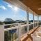 A Wave From It All by Oak Island Accommodations - أوك آيلاند
