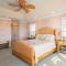 A Wave From It All by Oak Island Accommodations - أوك آيلاند