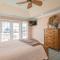 A Wave From It All by Oak Island Accommodations - أوك آيلاند