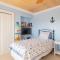 A Wave From It All by Oak Island Accommodations - أوك آيلاند