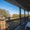 A Wave From It All by Oak Island Accommodations - أوك آيلاند