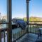 A Wave From It All by Oak Island Accommodations - أوك آيلاند