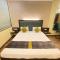 Status Business Hotel - Naveen Market