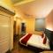 Status Business Hotel - Naveen Market