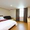 Traum Hotel & Condo