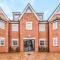 2 Bedroom City Centre Apartment in High Wycombe with Parking - High Wycombe