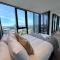 Deluxe 3 Bedroom Apartment in Southbank
