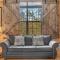 Enchanted Memories, Hot Tub, FREE Attraction tickets, Theater Room, WIFI!!!