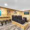 Enchanted Memories, Hot Tub, FREE Attraction tickets, Theater Room, WIFI!!!