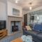 Sleeps 6 4 bedrooms 2 minute walk to the Square Hosted Happy Valley Cast