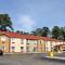 HomeTown Inn & Suites - Longview