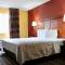 HomeTown Inn & Suites - Longview