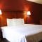 HomeTown Inn & Suites - Longview