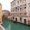 Explore Venice from a Sophisticated Hideaway in San Polo