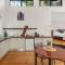 Hunchy Hideaway
