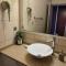 Blue Moana Studio Papeete - Sea View, AC, Fast Wifi, Pool, Gym