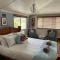 Cherry Blossom Cottage-with country charm and spa - Stanthorpe