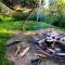 Au Pied Du Trieu, The Shelter