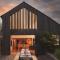 The Cob at Venn Farm - Award Winning Architecture with Hot Tub Near Cornish Surf Beaches - 布德