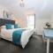 Luxe Living Guest House-Sleeps 6 -Family Friendly-Private Parking-Wifi-City-Beach