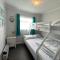Macs Shack, California Sands, Scratby - Two bed chalet, sleeps 5, pet friendly, FREE pool passes plus linen and towels included