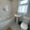 Macs Shack, California Sands, Scratby - Two bed chalet, sleeps 5, pet friendly, FREE pool passes plus linen and towels included - Great Yarmouth