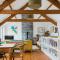 The Red Barn at Venn Farm - Gorgeous Upside-Down Barn on Smallholding Near Cornish Surf Beaches - 布德