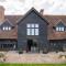 Period Luxury Converted Barn Windsor/Maidenhead - Perfect for family groups - Taplow