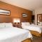 Holiday Inn Express & Suites Tremblant, an IHG Hotel - Mont-Tremblant