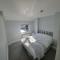 High Spec Large 6 Bedroom House!