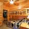 Spacious 4BR w/ Amazing Views!