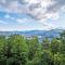 Spacious 4BR w/ Amazing Views!