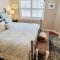 Harbour Oaks Professionally decorated downstairs really nice 3 bedroom