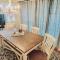 Harbour Oaks Professionally decorated downstairs really nice 3 bedroom