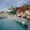 Rancho Oco Pinewood Villa with Swimming Pool - Nasugbu