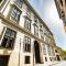 Corbie Downtown Apartment
