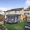 MODERN 3 BED - Sleeps 6 with HOT TUB - Bath