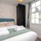 The Honeycomb Residence by Fortuna Property - Cheltenham