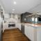 Ocean View Spacious Luxury 3 Bedroom, Pool, Central, Walk everywhere 6PM CHECKOUT
